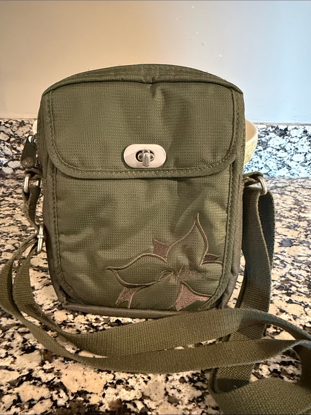 Dakine Olive Green Crossbody/Shoulder Women's Bag